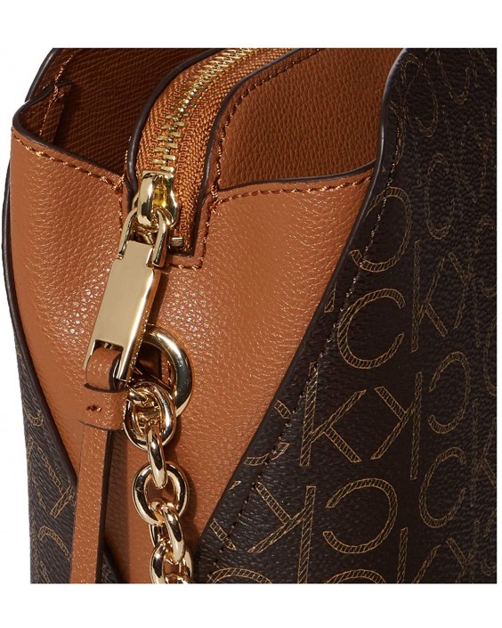 Kabelka Calvin Klein Hailey Signature Triple Compartment Chain Crossbody