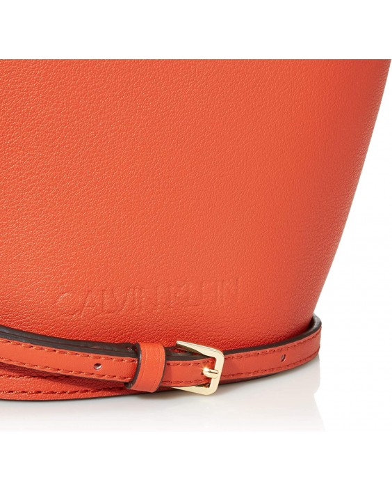 Kabelka Calvin Klein Statement Series Lock Daytonna Kožená Top Zip Crossbody